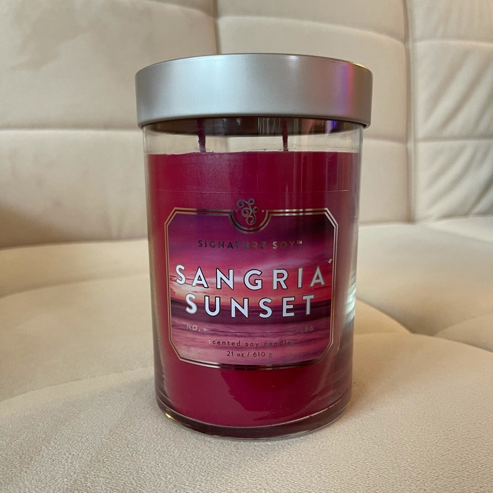 ‼️Sales price mark down‼️Signature Soy Candle